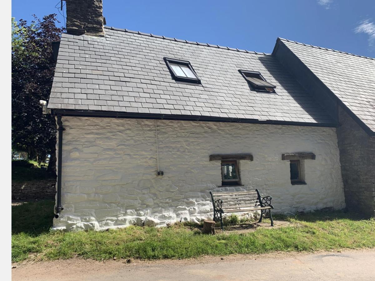 Ty Fferm Hen, Ancient Farmhouse, Coity Bach Talybont-on-Usk Exterior photo