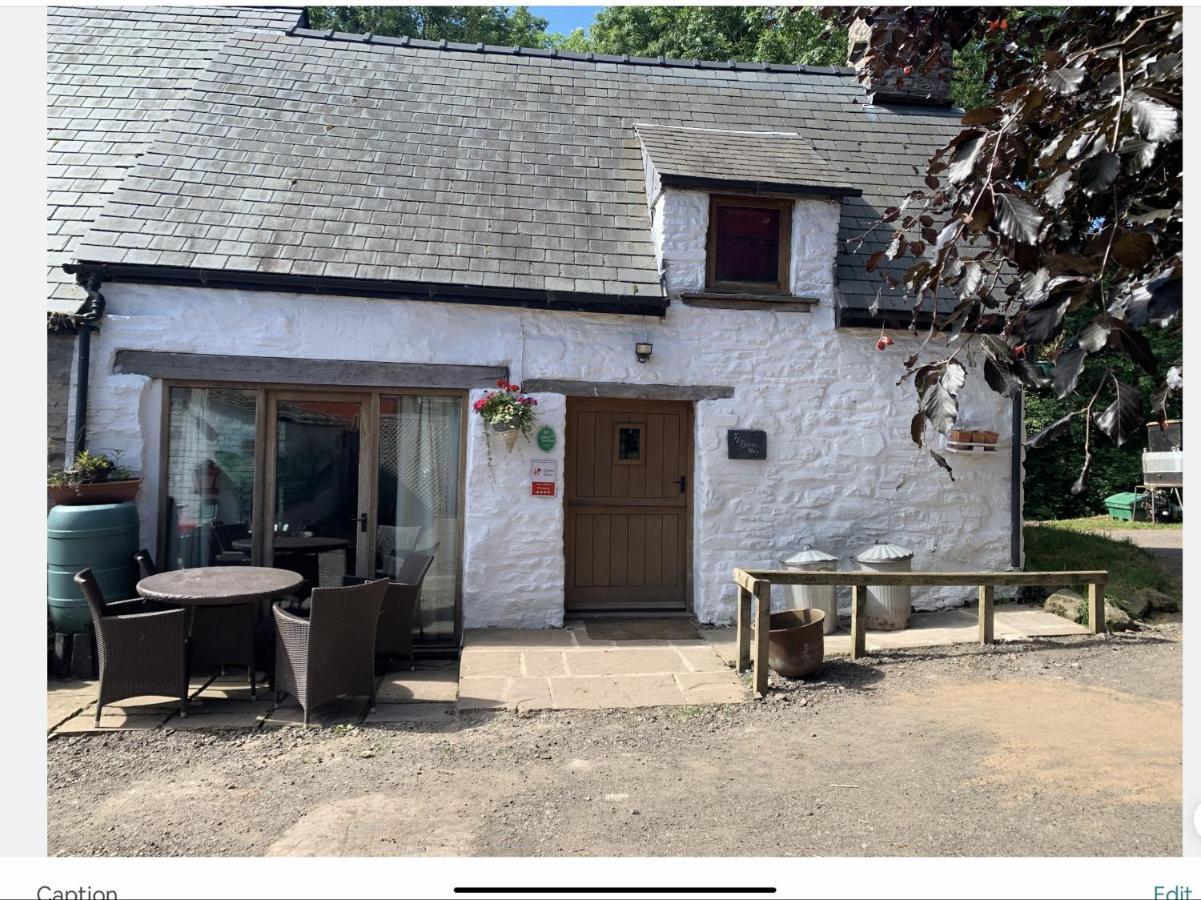 Ty Fferm Hen, Ancient Farmhouse, Coity Bach Talybont-on-Usk Exterior photo