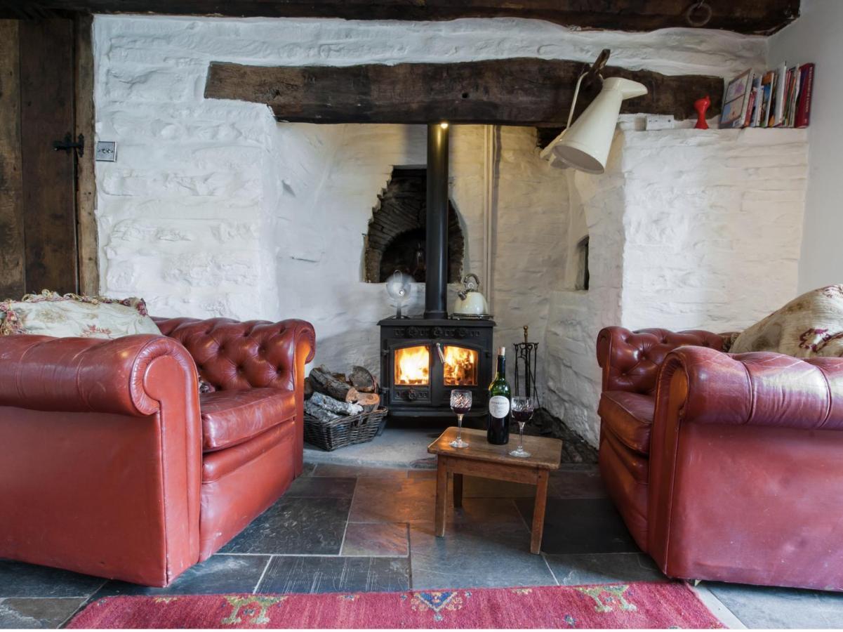 Ty Fferm Hen, Ancient Farmhouse, Coity Bach Talybont-on-Usk Exterior photo